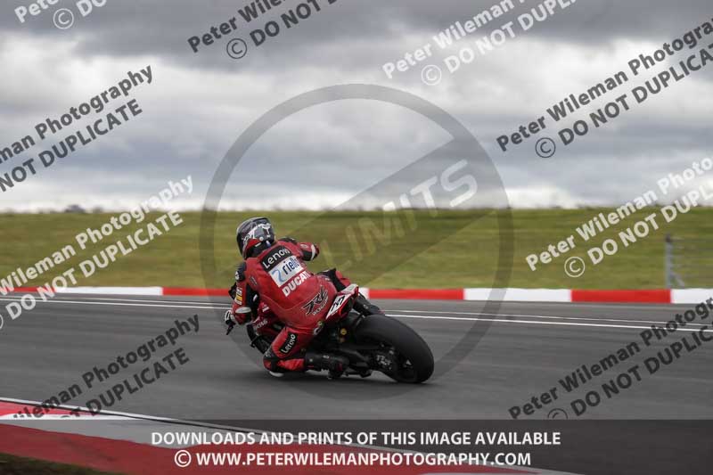 cadwell no limits trackday;cadwell park;cadwell park photographs;cadwell trackday photographs;enduro digital images;event digital images;eventdigitalimages;navarra;no limits trackdays;peter wileman photography;racing digital images;trackday digital images;trackday photos